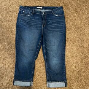 Levi Strauss Signature Mid-Rise Capri 22-W36